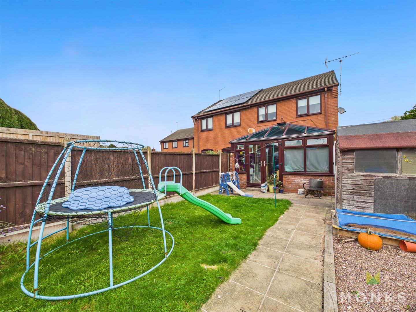 8 Martins Field, Oswestry, SY10 9EP For Sale